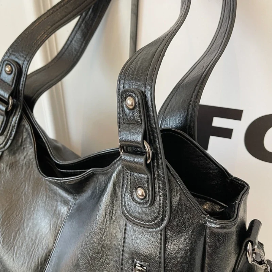 CASUAL SHOULDER BAG